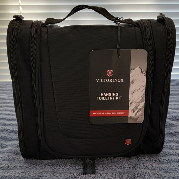 Victorinox Other - Victorinox Hanging Toiletry/Cosmetic Bag NWT